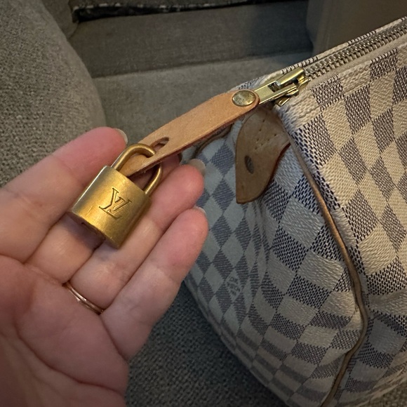 Louis Vuitton Bandoulière Speedy 30 EUC, gorgeous damier azure print make offer! - Picture 4 of 16